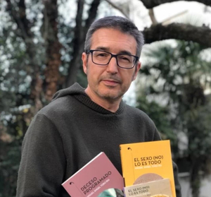 🏆📖Miguel ngel Toro: Ganador del Premio UNED